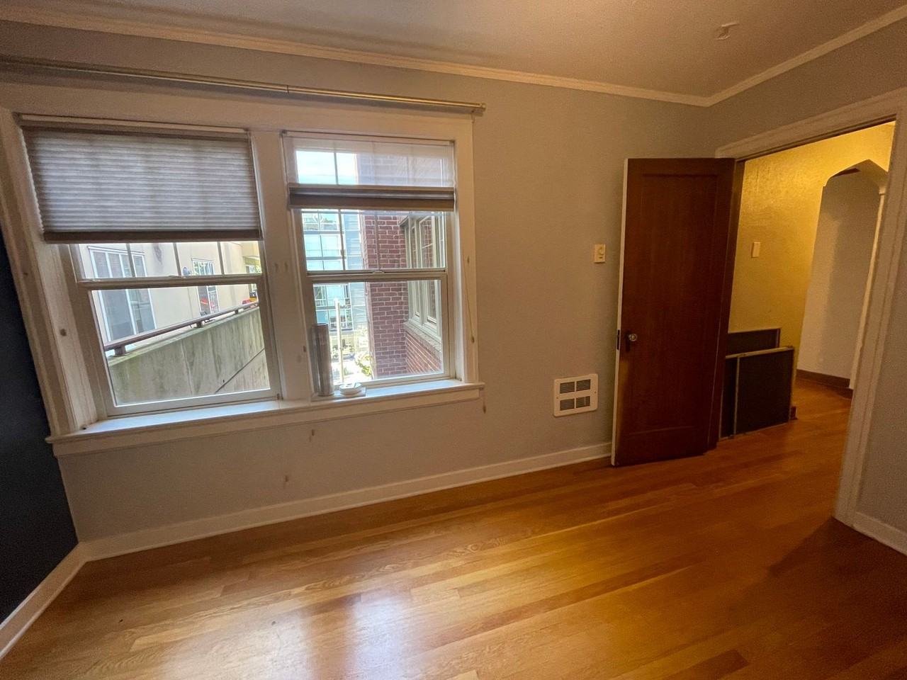 124 Warren Ave N #209 - Photo 4 of 15