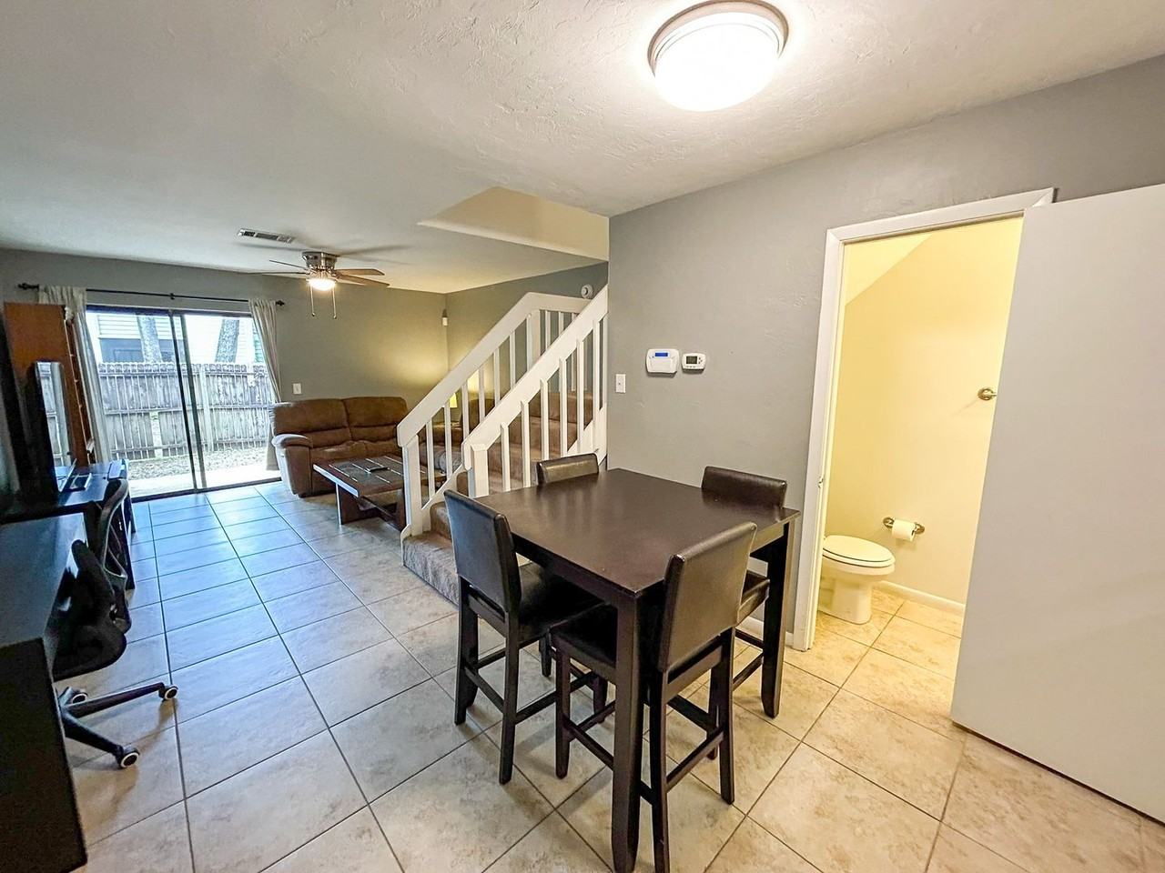 2203 Sw 39th Way - Photo 2 of 20