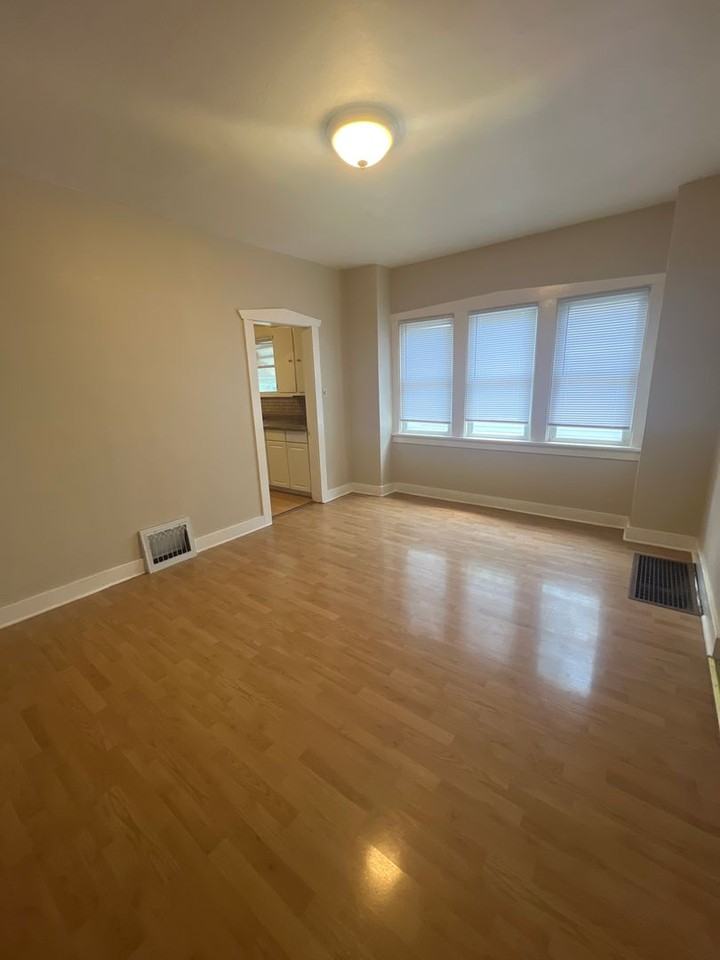 2240 S 10th St - Photo 3 of 7