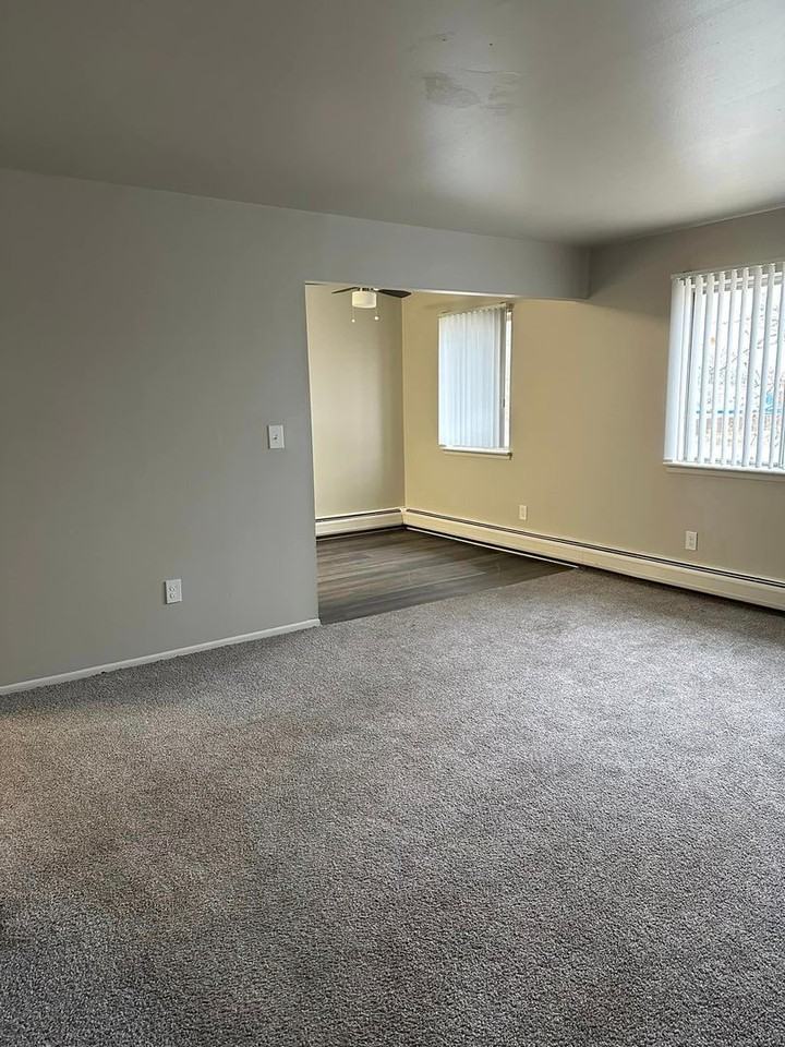 Warren Manor Apartments 21516 Dequindre Rd, Warren, MI 48091 Zumper