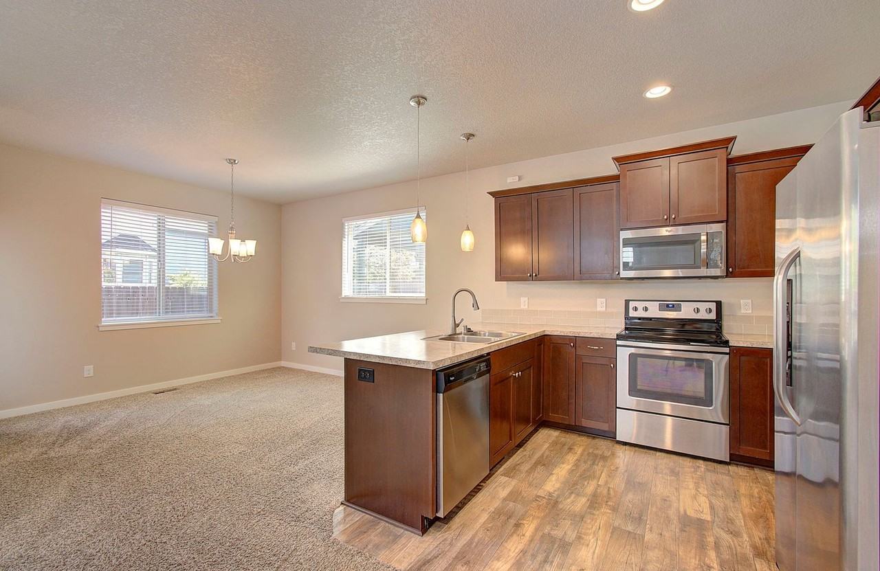 5615 Ne 52nd Pl - Photo 4 of 30