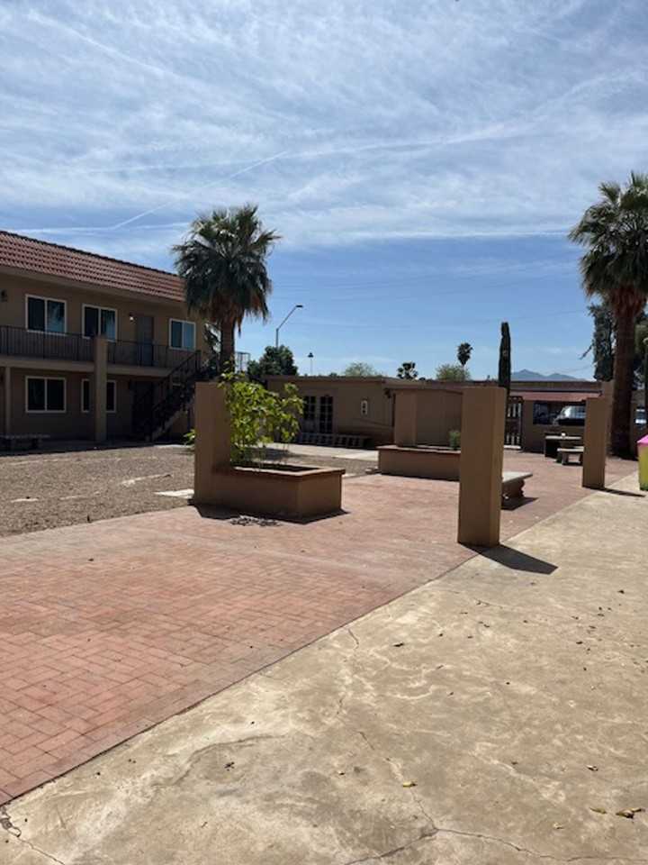 Affordable Living in an Unbeatable Location — Summer Estates, Leasing Availability! - Photo 7 of 18