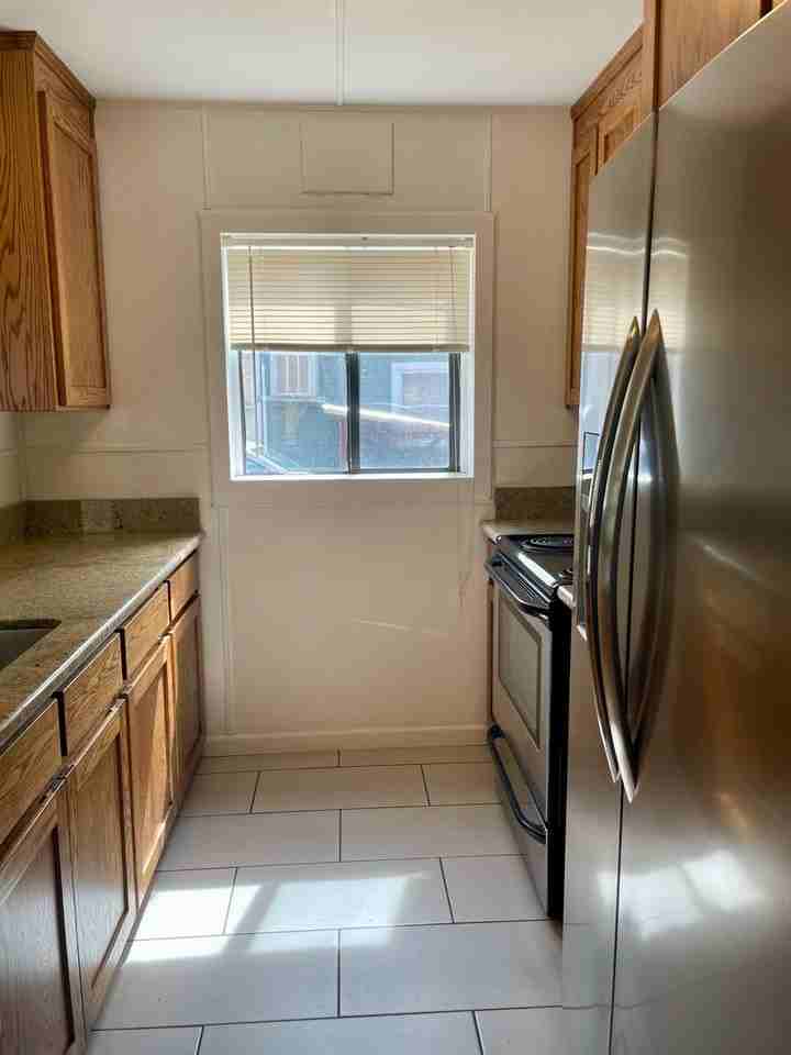 1535 Park Ave - Photo 5 of 14