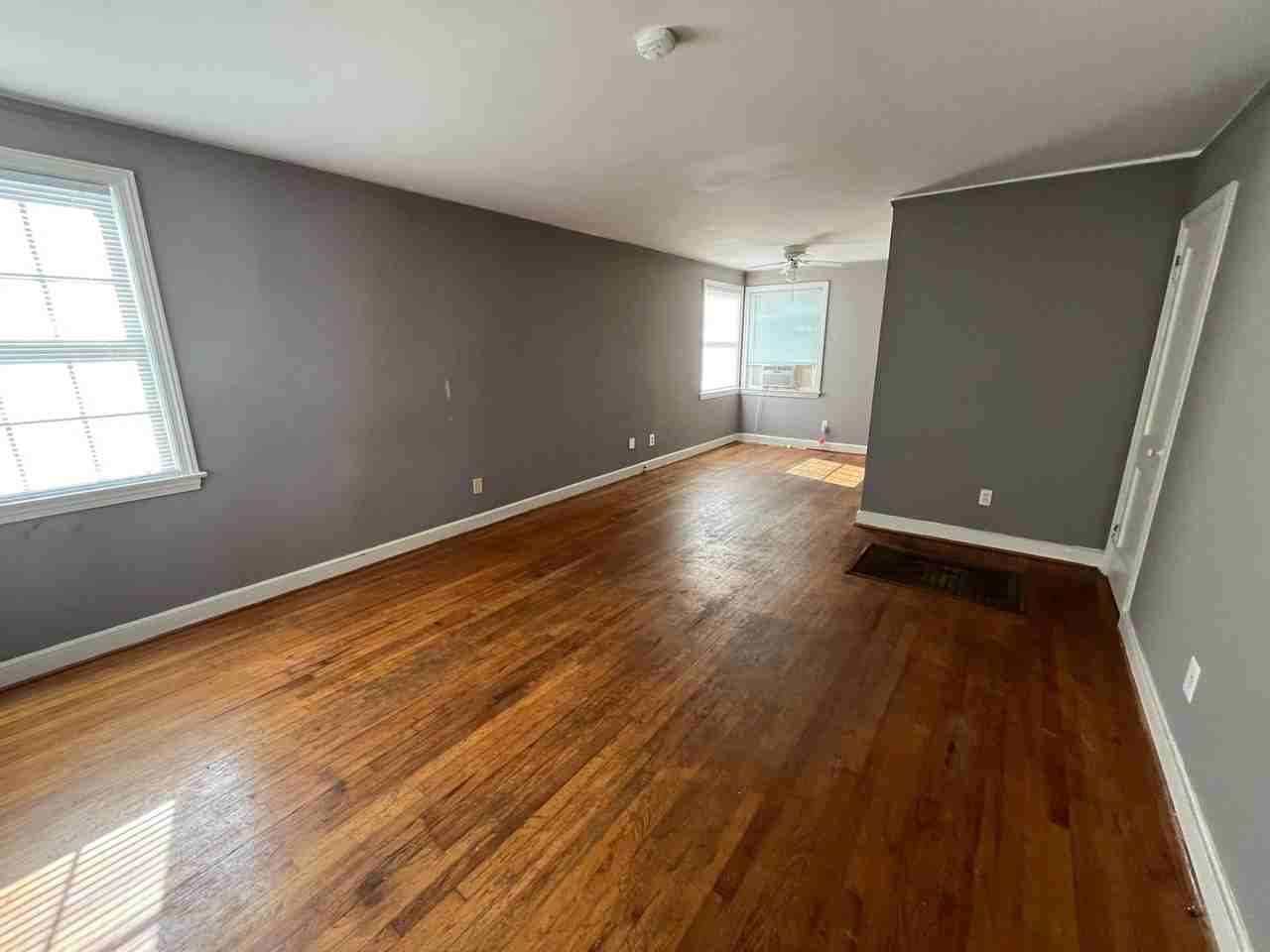 315 Tyler St - Photo 2 of 16