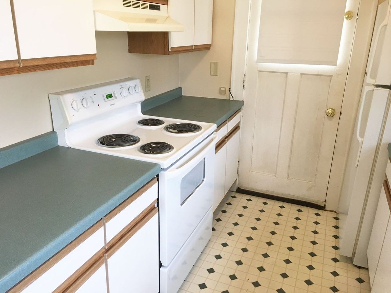 605 E Thomas St - Photo 3 of 24