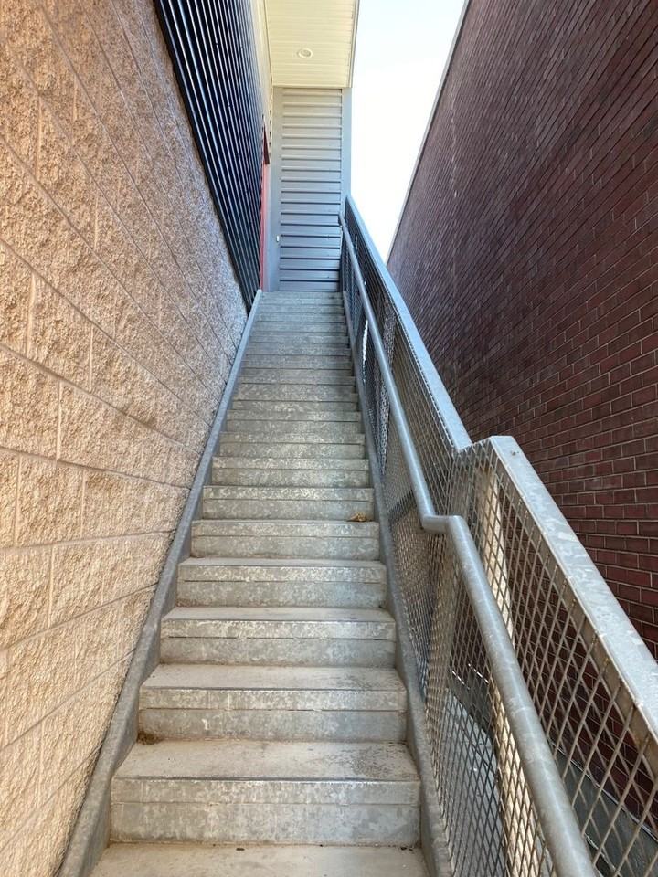 1109 Moro St - Photo 3 of 27