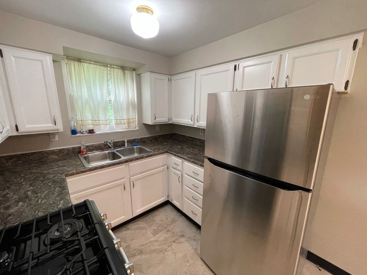 157 Merritt Ave - Photo 7 of 31