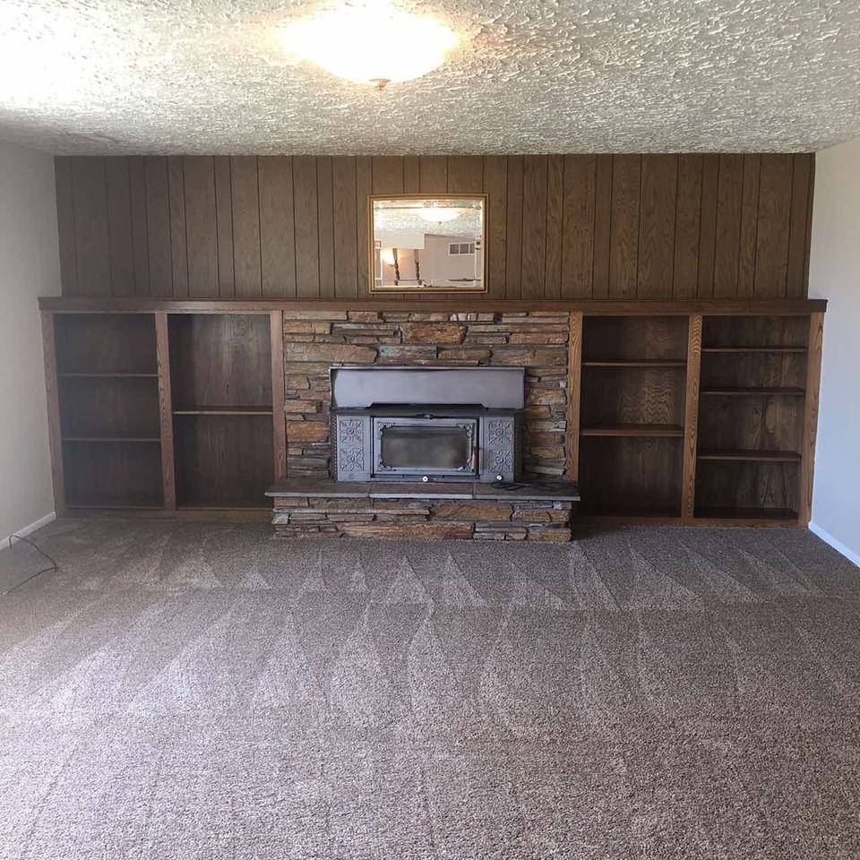 324 E Dewey Ave - Photo 3 of 24