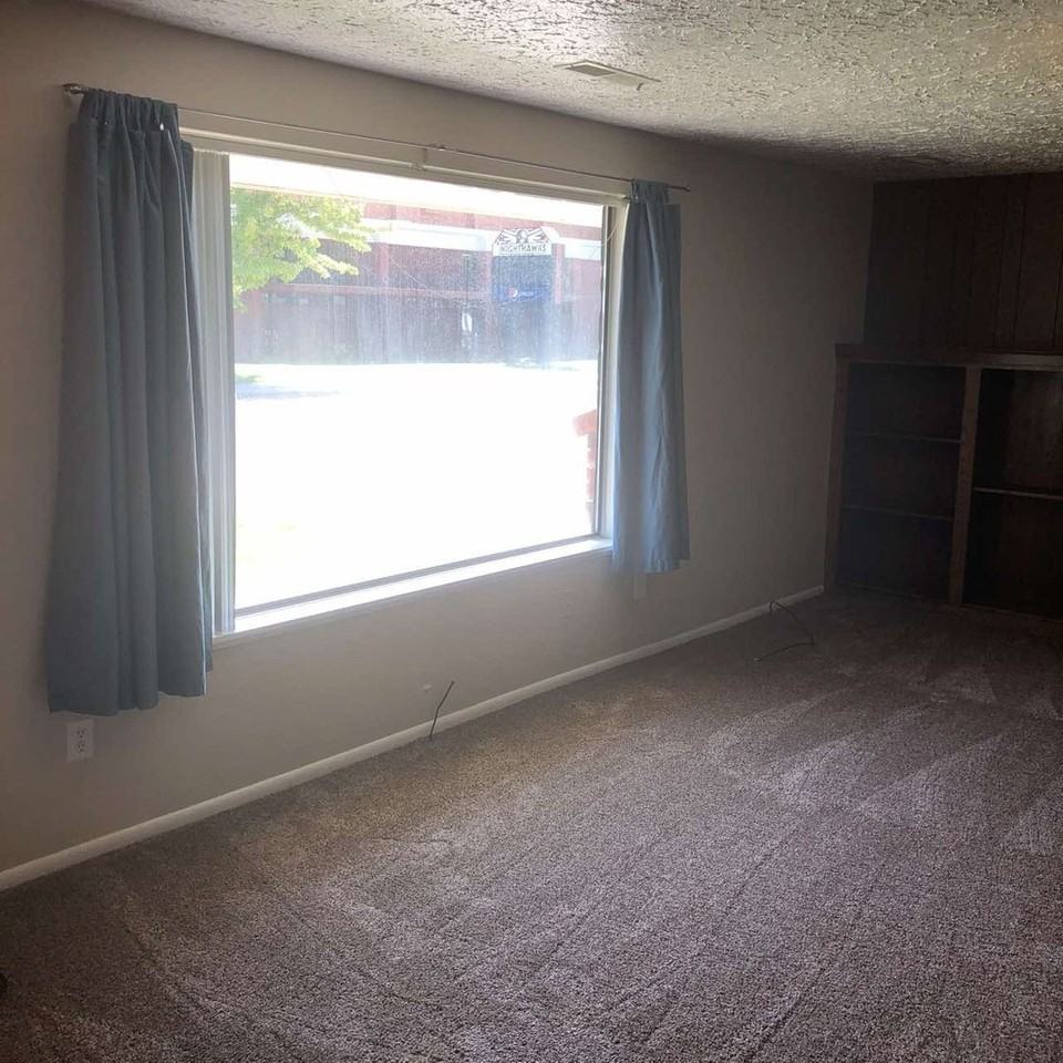 324 E Dewey Ave - Photo 5 of 24