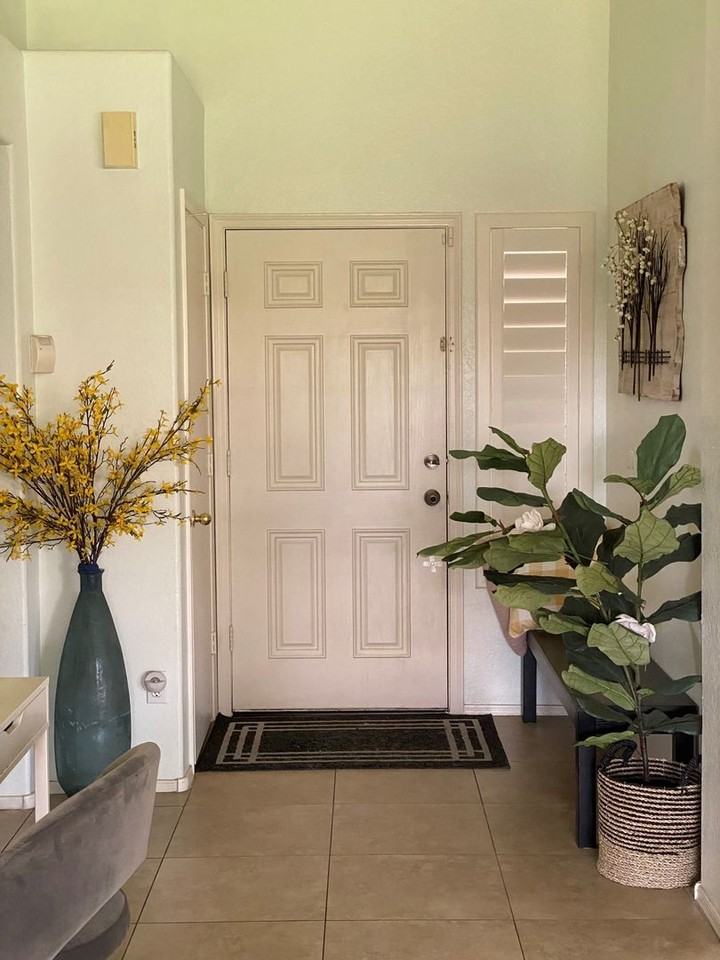 5393 W Elgin St - Photo 2 of 26