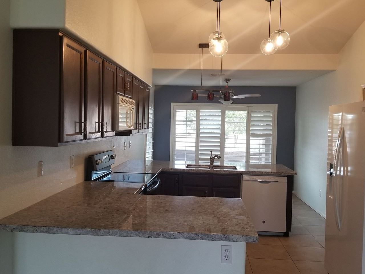 5393 W Elgin St - Photo 6 of 26