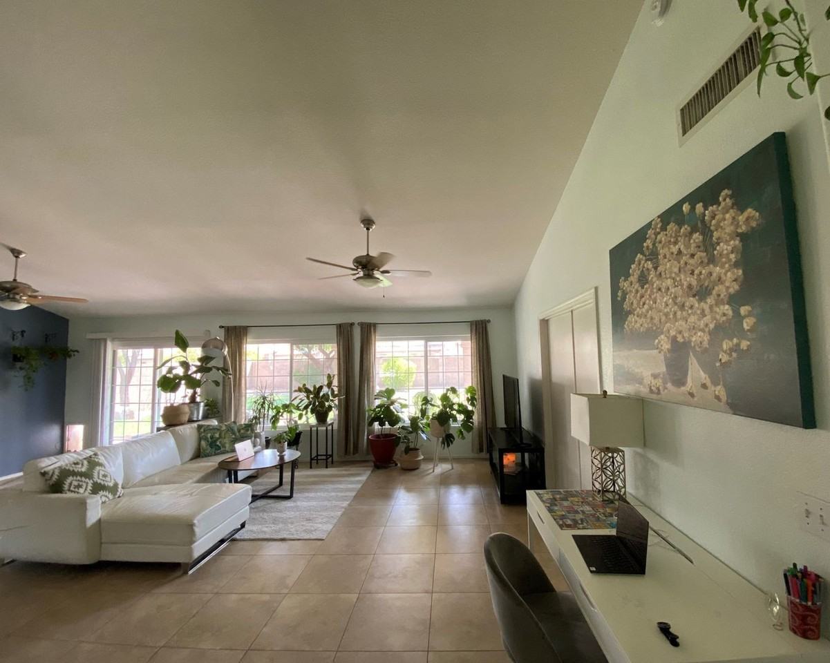 5393 W Elgin St - Photo 3 of 26