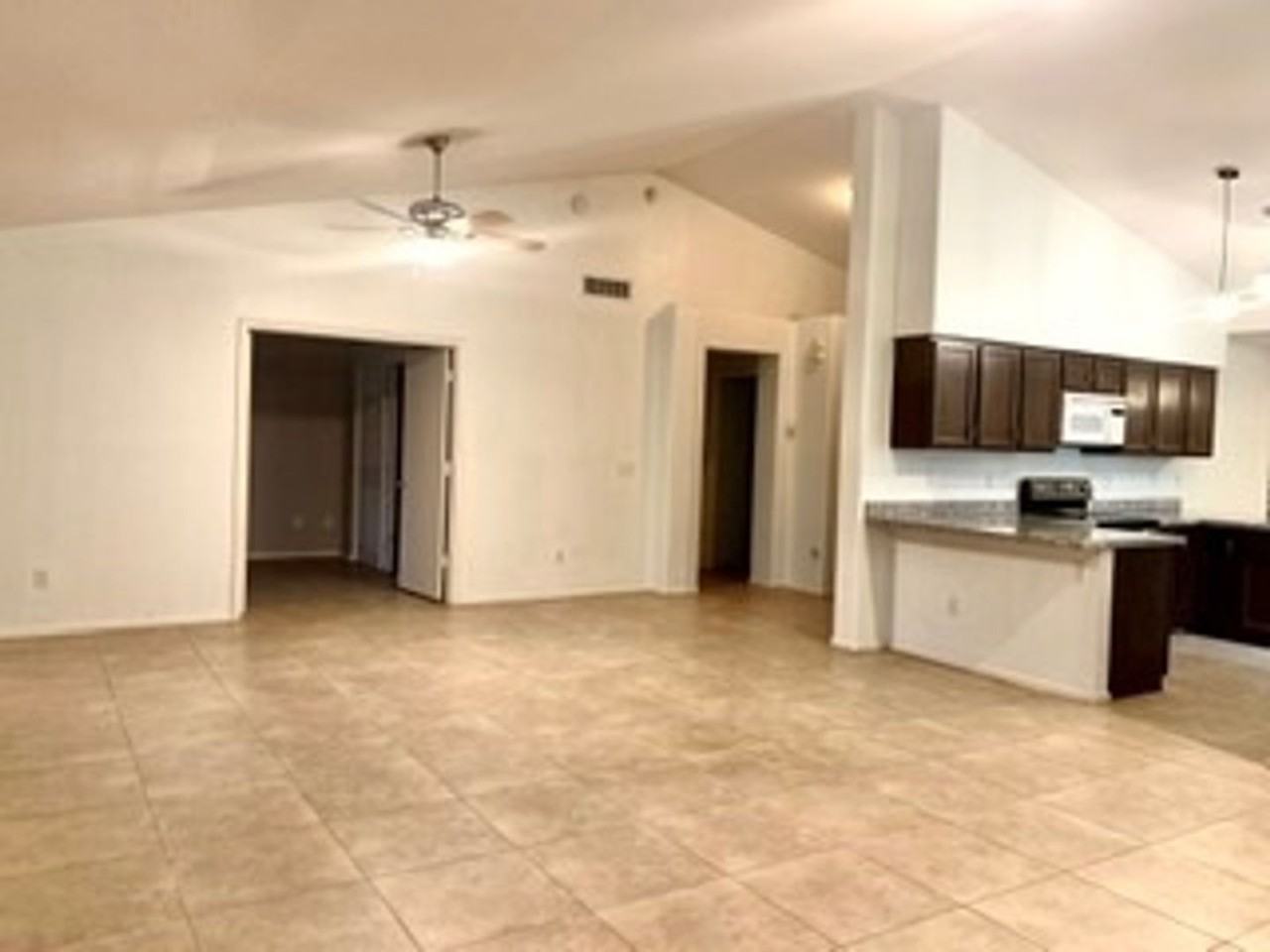 5393 W Elgin St - Photo 5 of 26