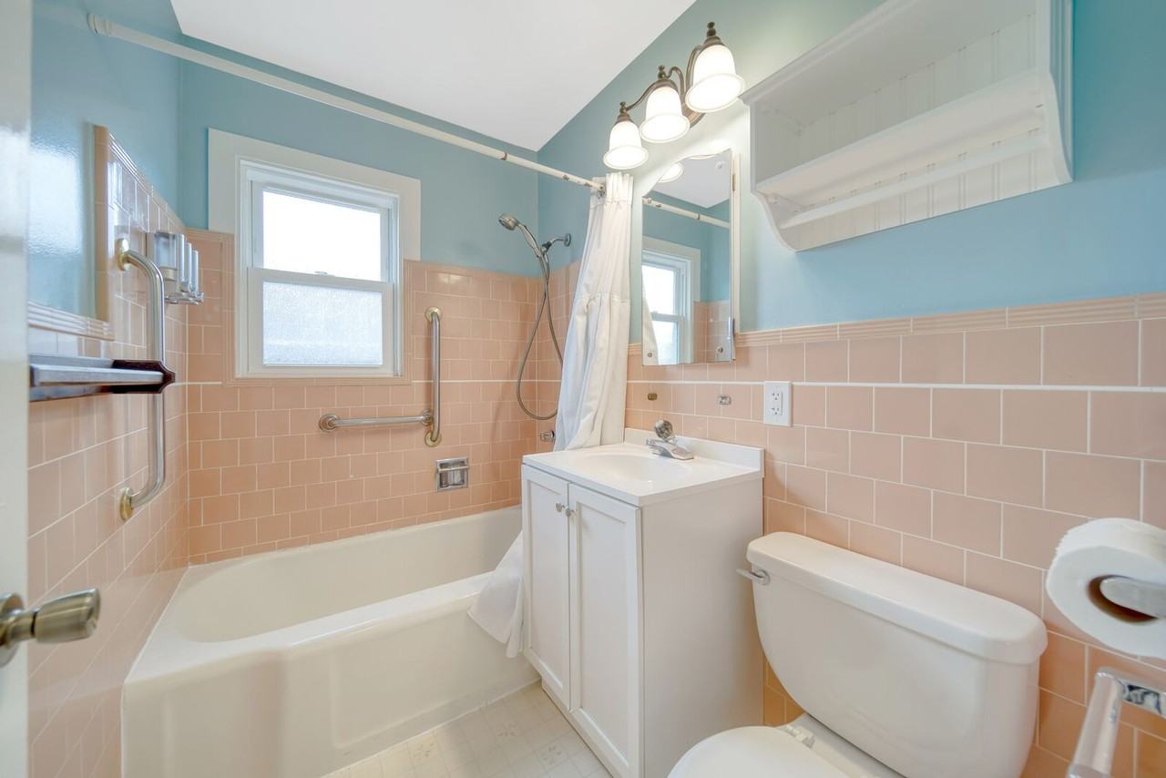 119 Claremont Ave - Photo 5 of 37