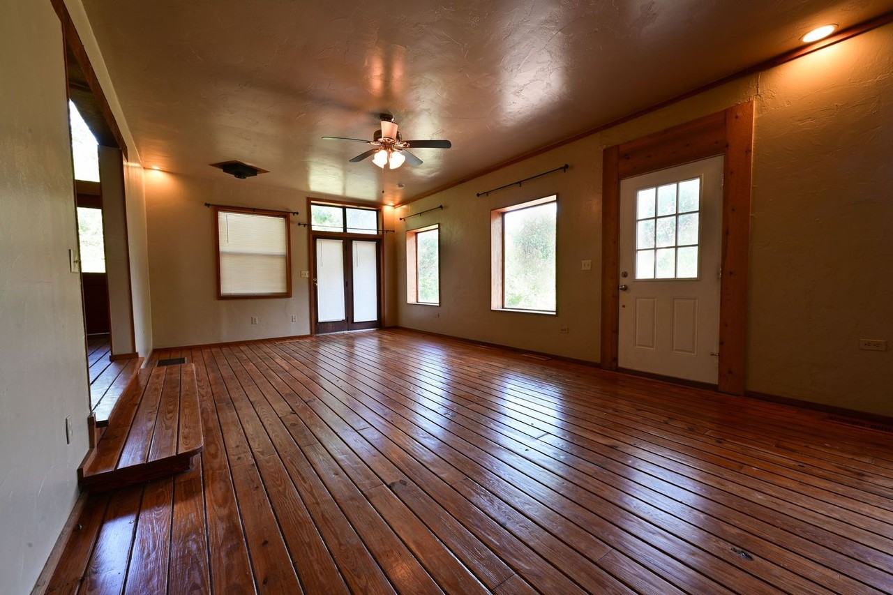 1100 80th Ave Se - Photo 2 of 21