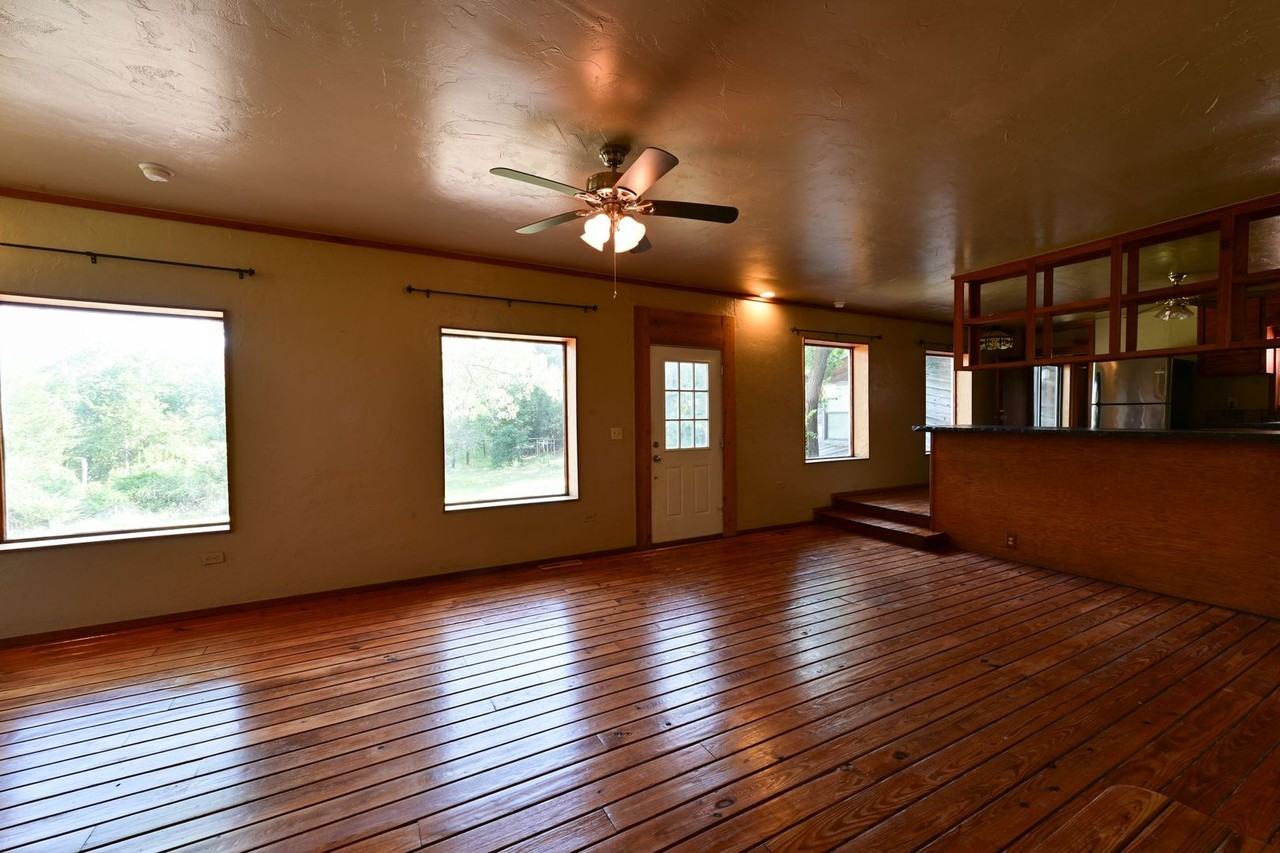 1100 80th Ave Se - Photo 3 of 21