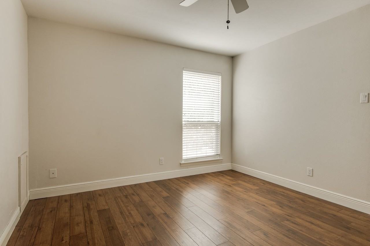 Gilbert 3907 Apts - Photo 3 of 20