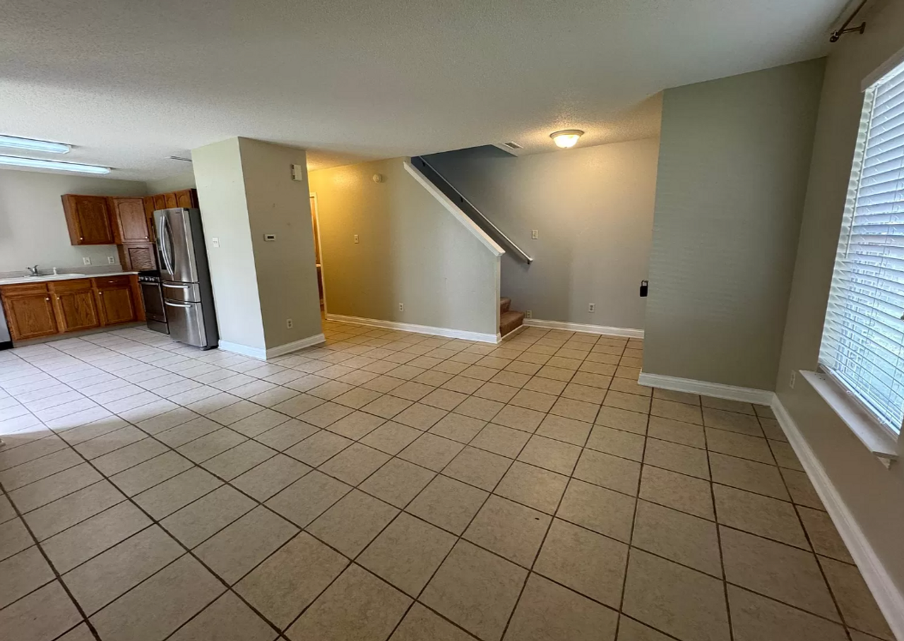 2743 Brewster Ln - Photo 3 of 17