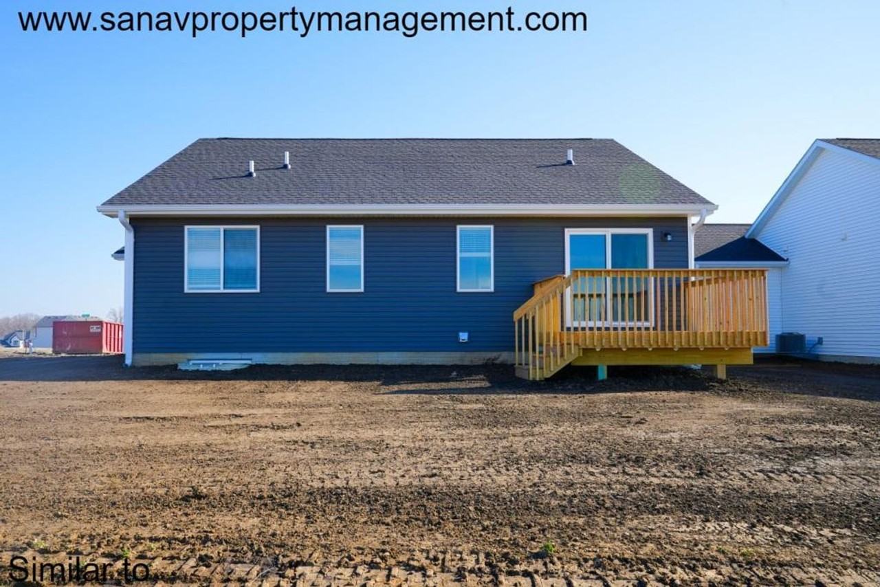 9068 Hayden Dr - Photo 2 of 12