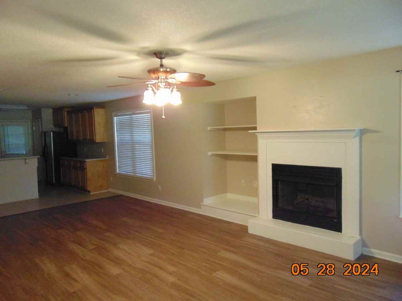 1442 Lake Dr - Photo 3 of 13