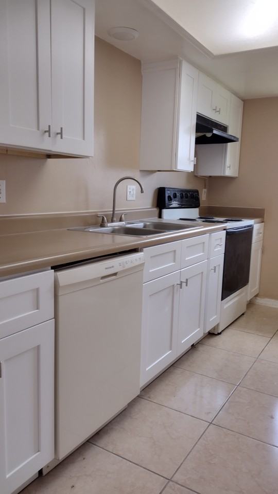 1348 West Evans Circle #B - Photo 3 of 25