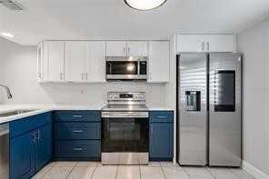 106 Mary Dr - Photo 2 of 10