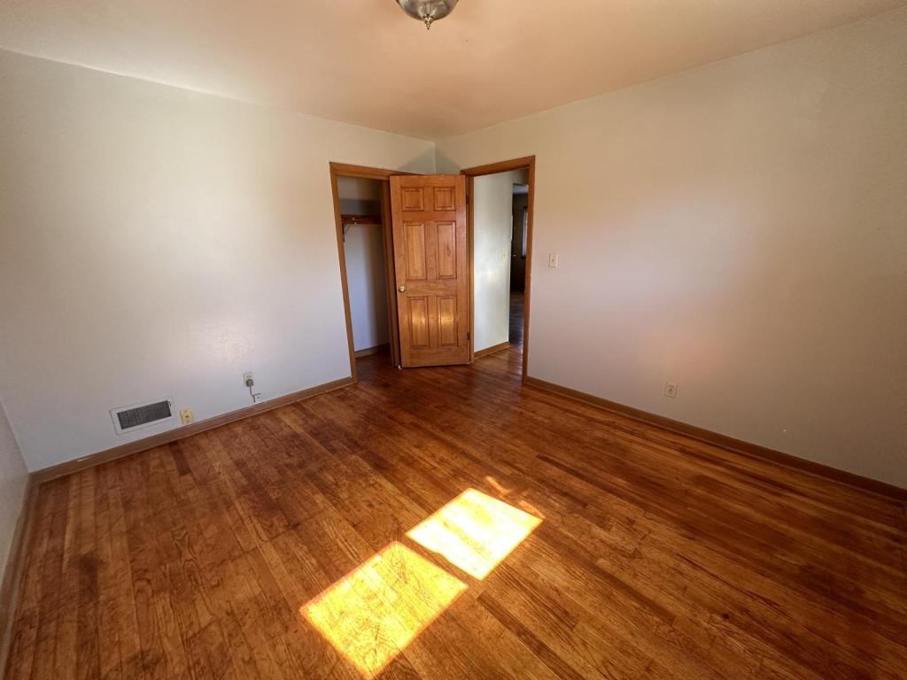 N89W15848 Main St - Photo 2 of 8