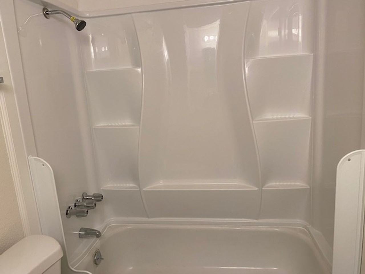 Beautiful 1, 2 and 3 bedroom apartments available for rent near Vancouver Mall! - Photo 7 of 9