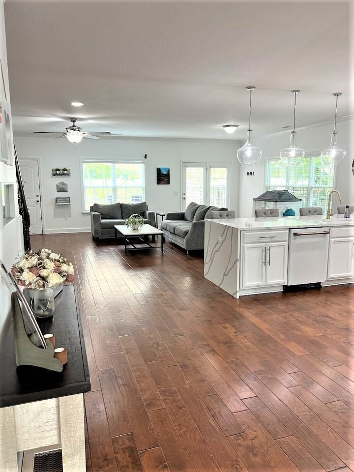 56 Osgood Ln - Photo 2 of 37