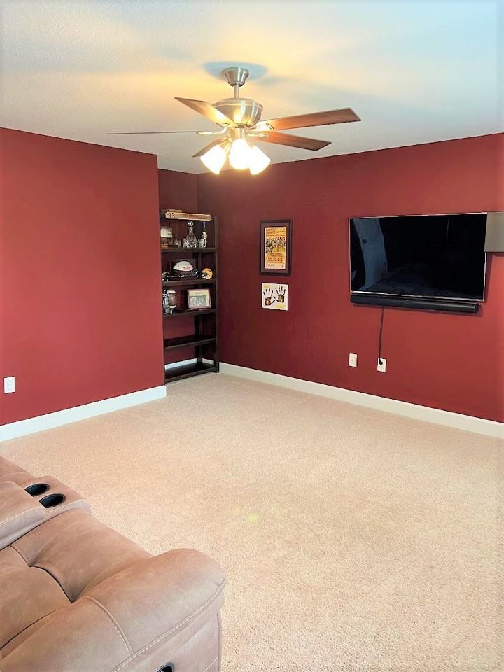 56 Osgood Ln - Photo 3 of 37