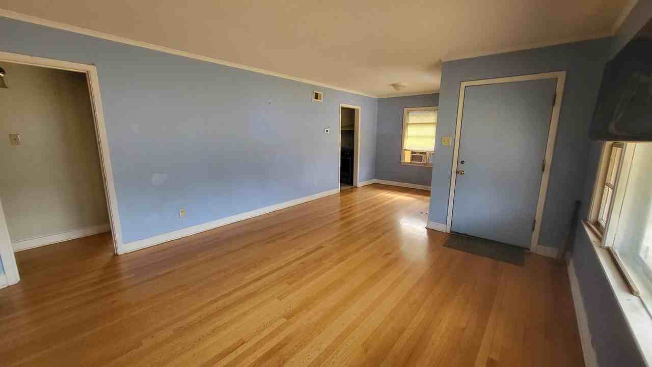 830 Stratford Rd - Photo 5 of 10