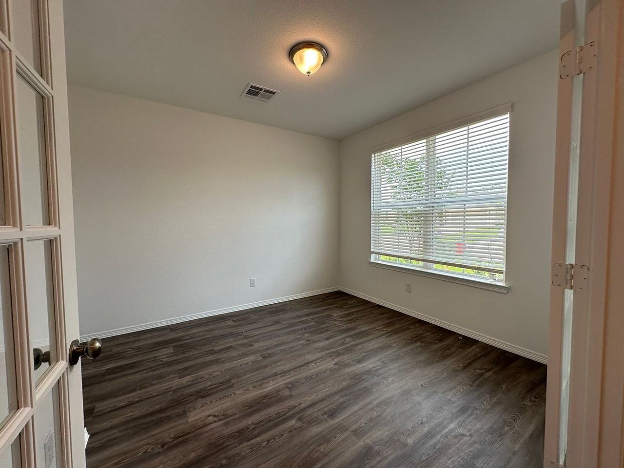 25628 Microstar Way - Photo 4 of 40