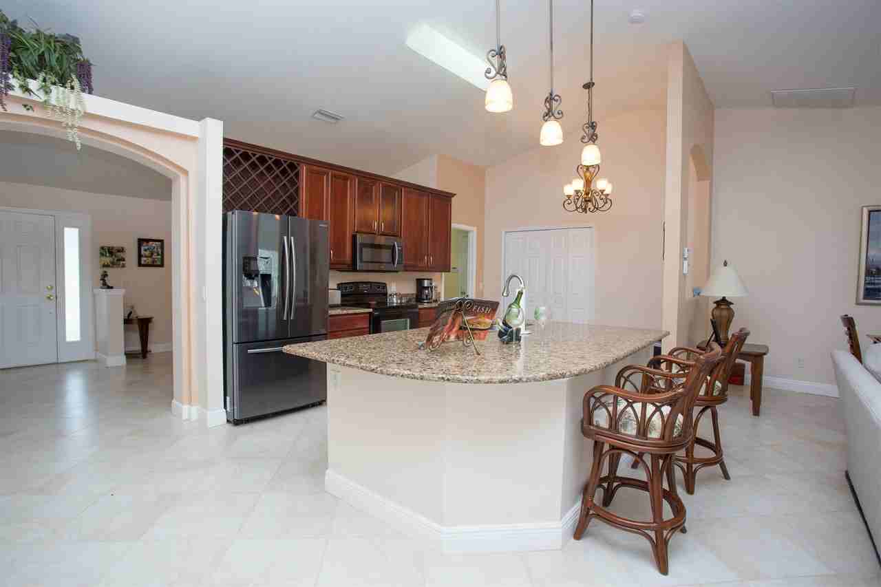 301 Se 1st St - Photo 6 of 50