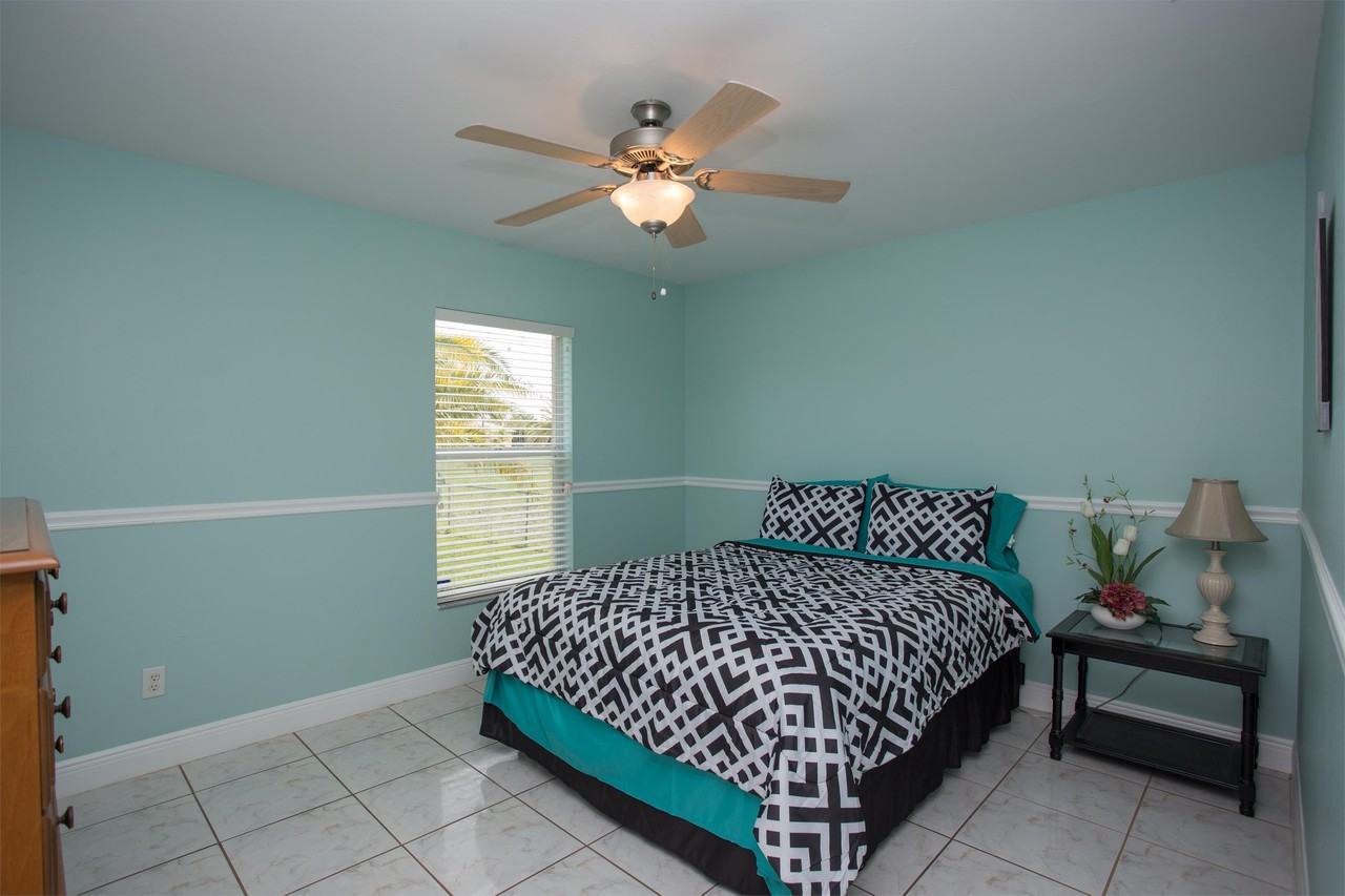 301 Se 1st St - Photo 2 of 50