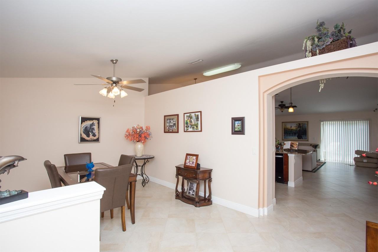 301 Se 1st St - Photo 5 of 50