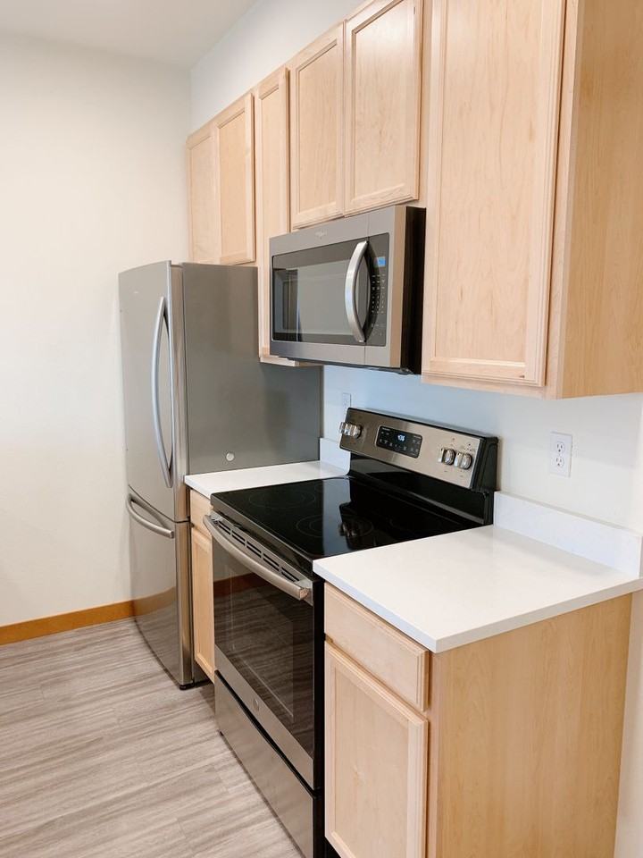 1111 N Forest St - Photo 2 of 36
