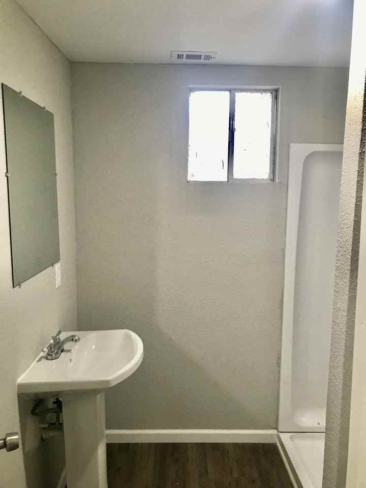 312 W Austin Ave #B - Photo 3 of 7