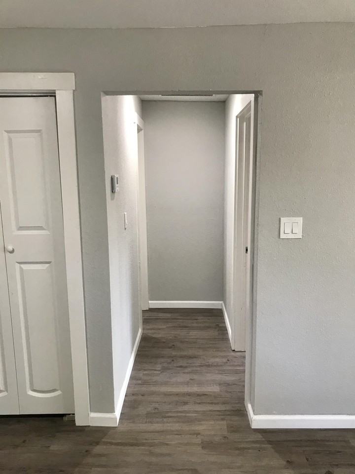 312 W Austin Ave #B - Photo 4 of 7