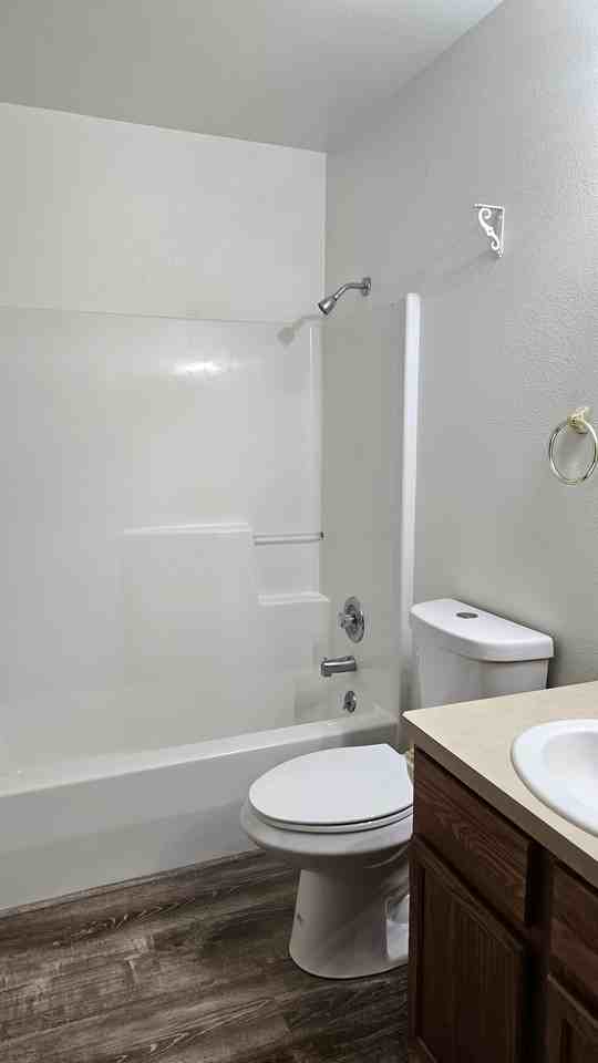 1008 Glade Ct #1 - Photo 2 of 8