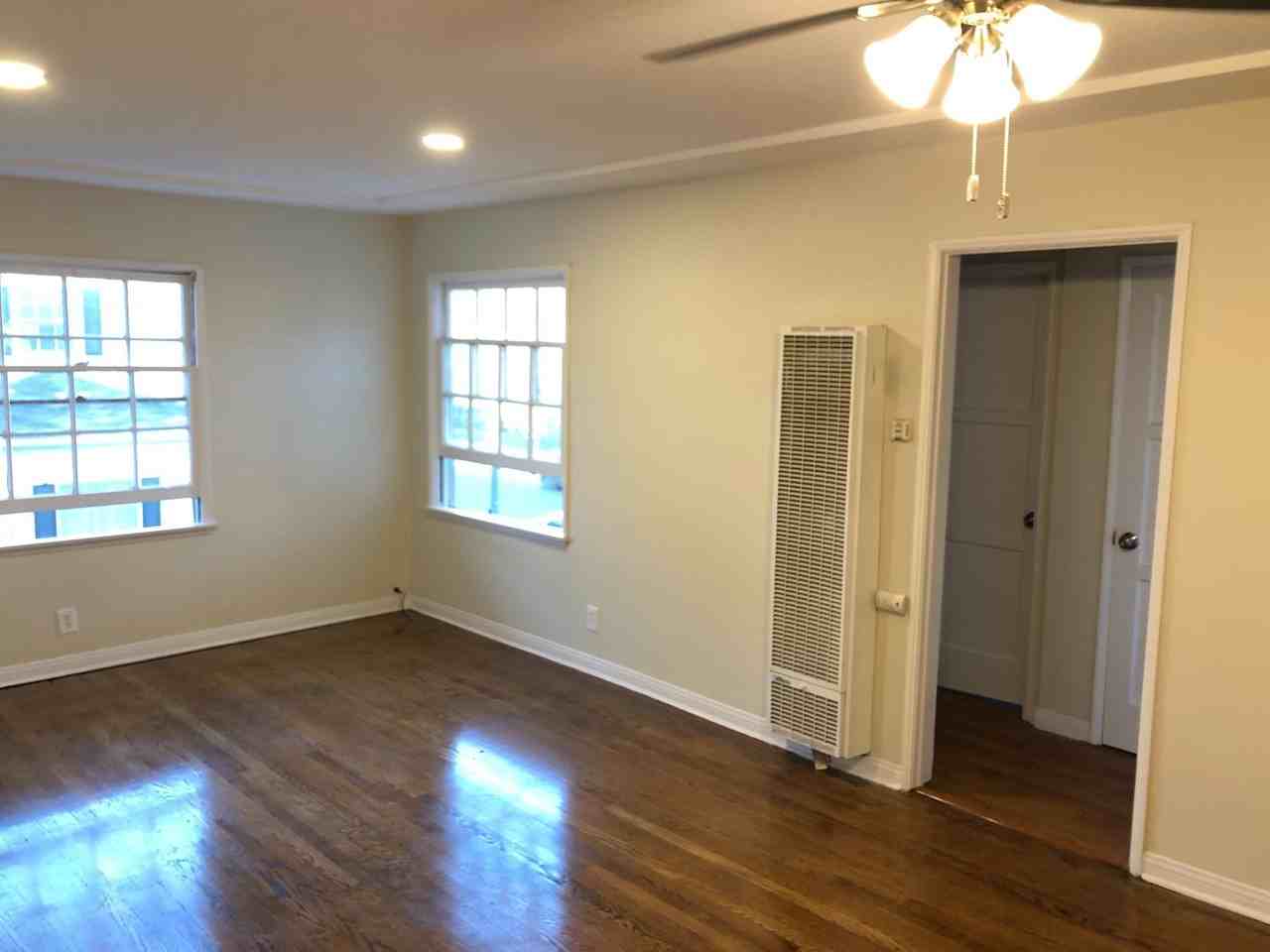 621 Midvale Avenue - Photo 3 of 12