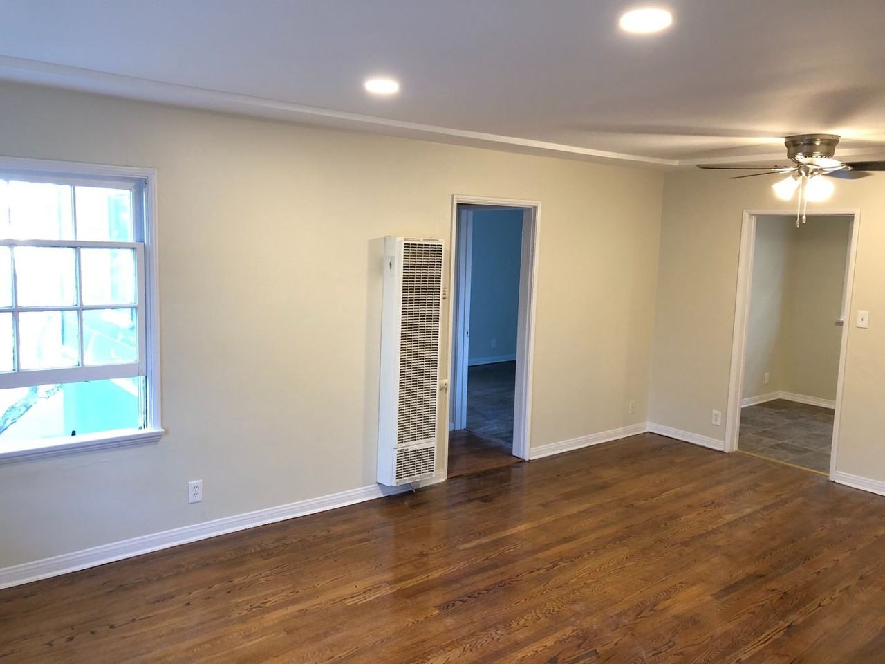 621 Midvale Avenue - Photo 4 of 12