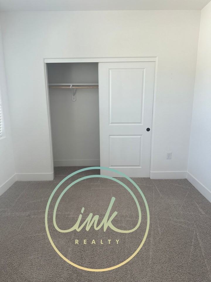 17 Zenith Ct - Photo 2 of 16