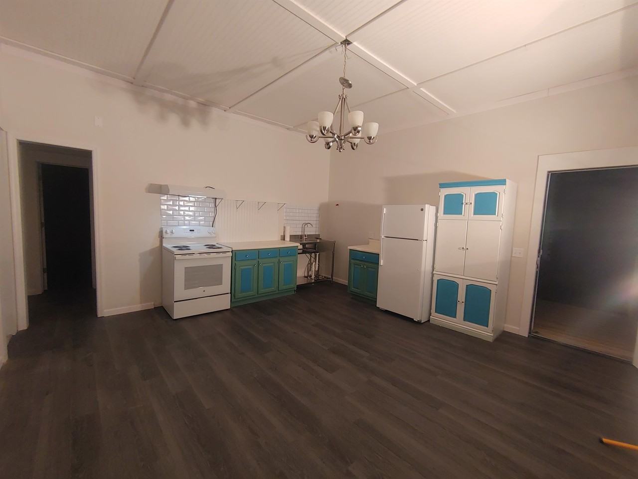 209 Adkinson Ave #4 - Photo 3 of 4