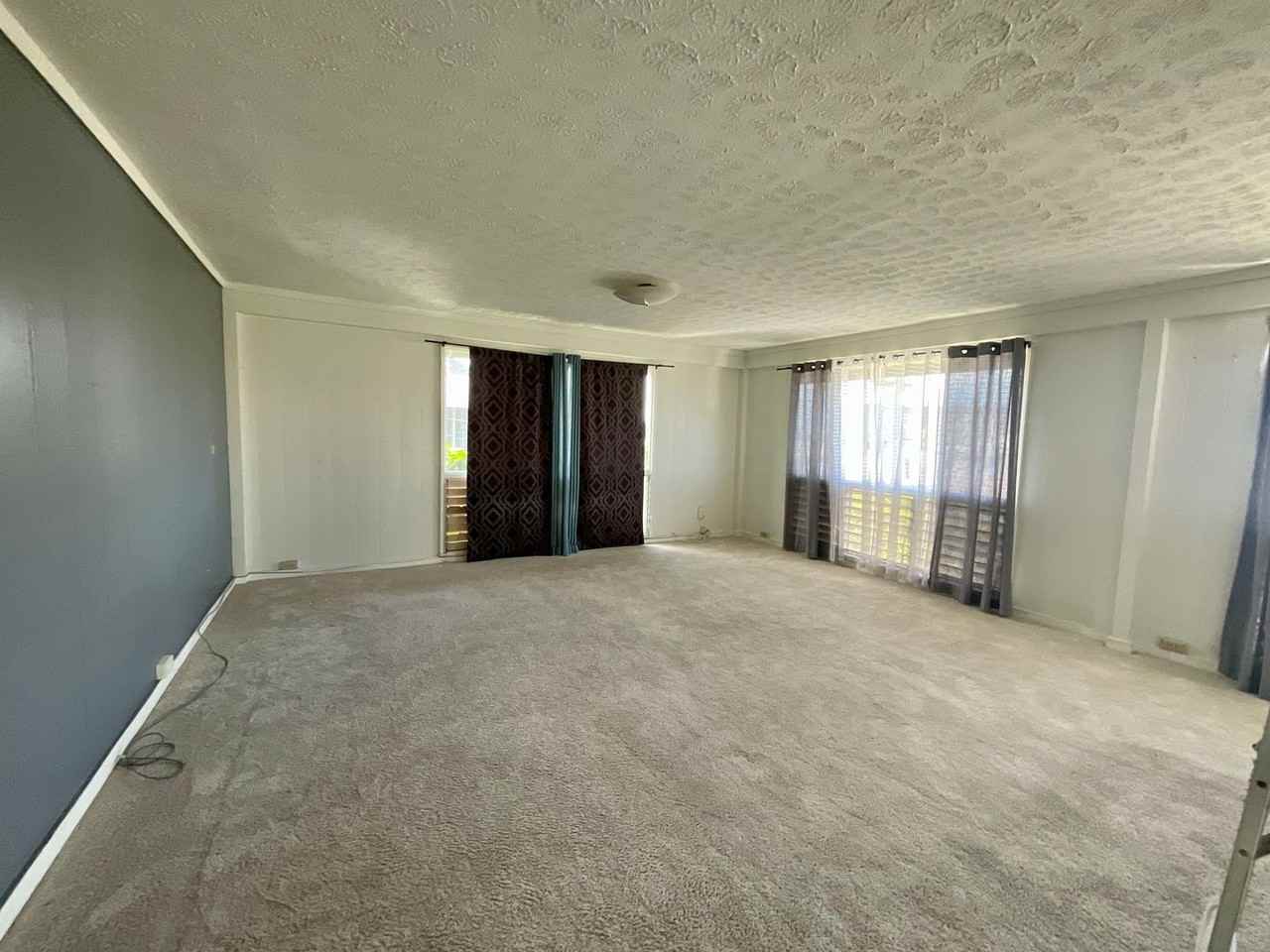 C054 - Photo 2 of 27