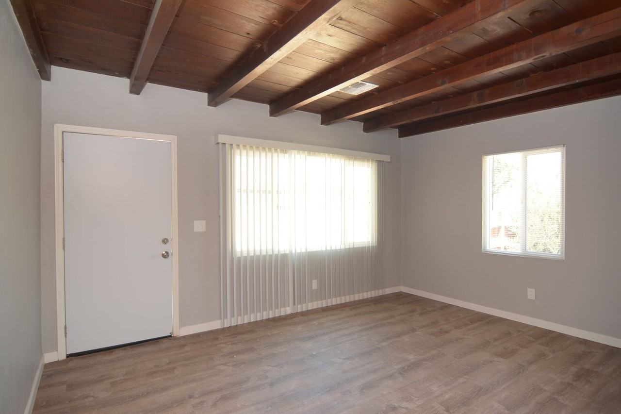 3830 E Fairmount St #A - Photo 4 of 14
