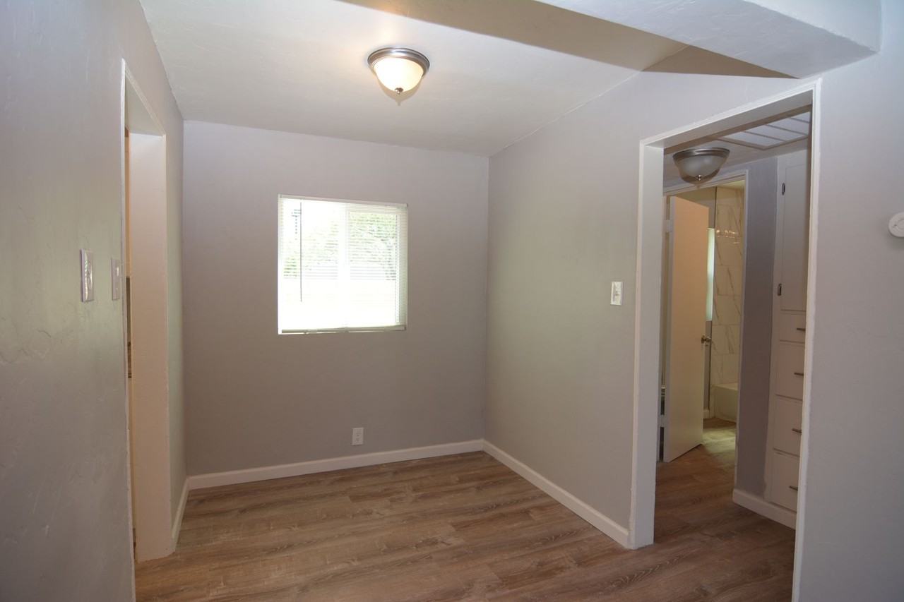 3830 E Fairmount St #A - Photo 6 of 14