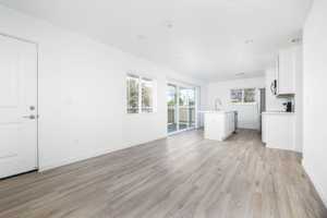 featured image of 835 W 3rd Ave