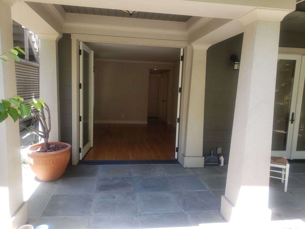 4176 Howe St - Photo 2 of 15