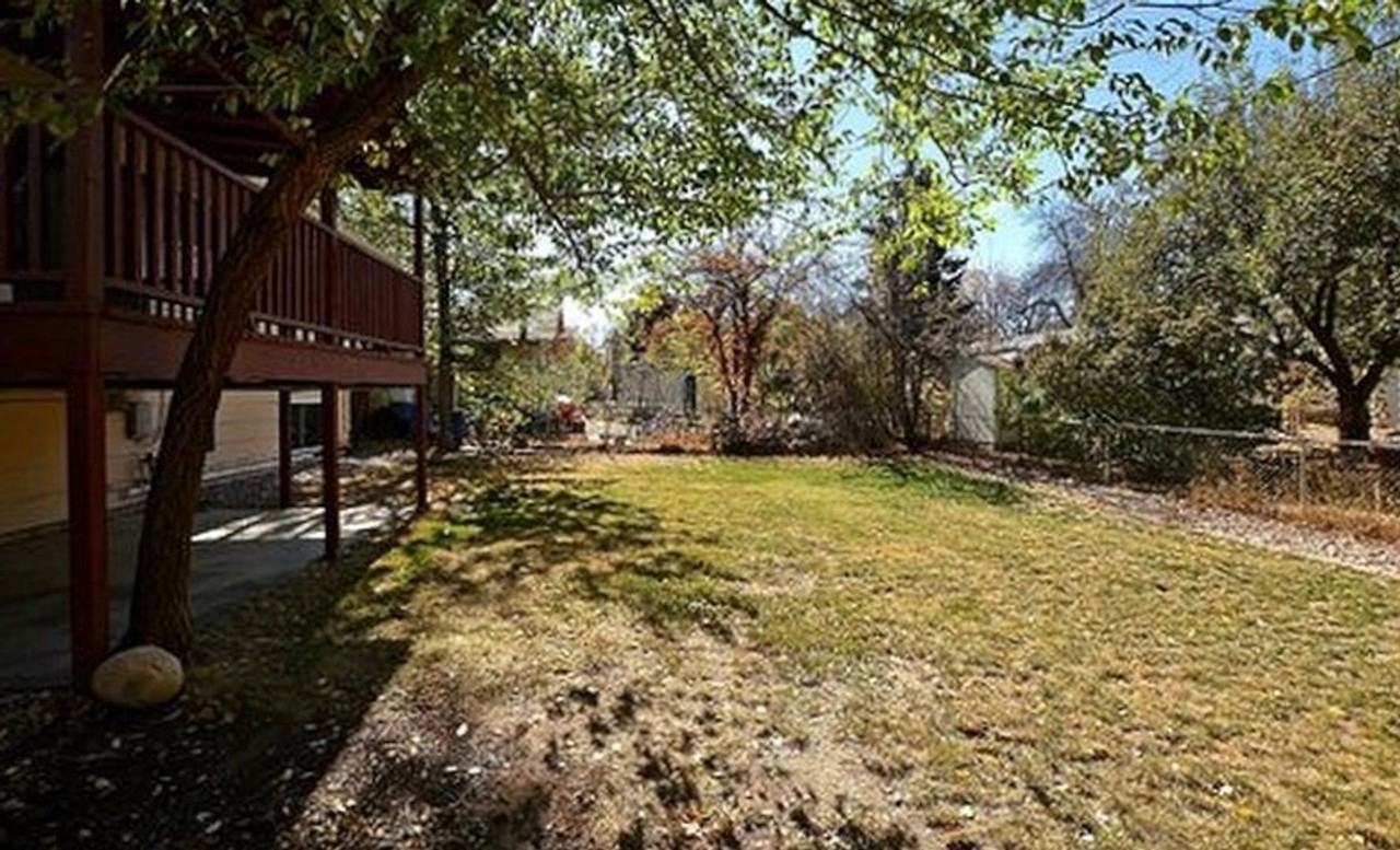 325 N Roosevelt Ave - Photo 6 of 31