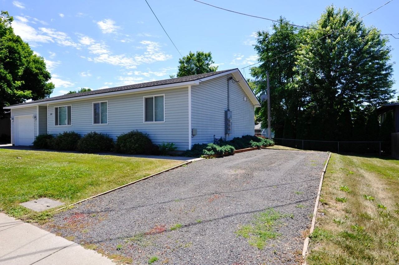 830 E Locust Ave - Photo 2 of 25